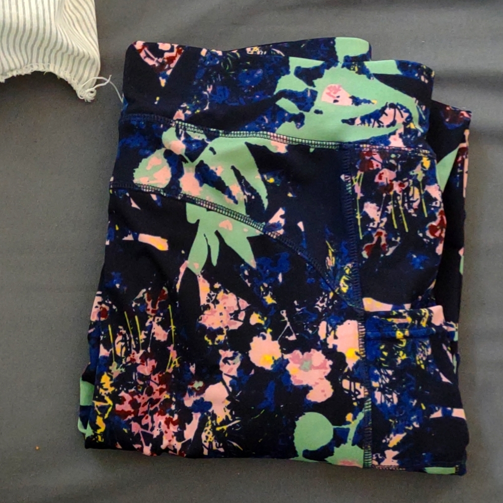 Popfit pocket leggings Brand new
